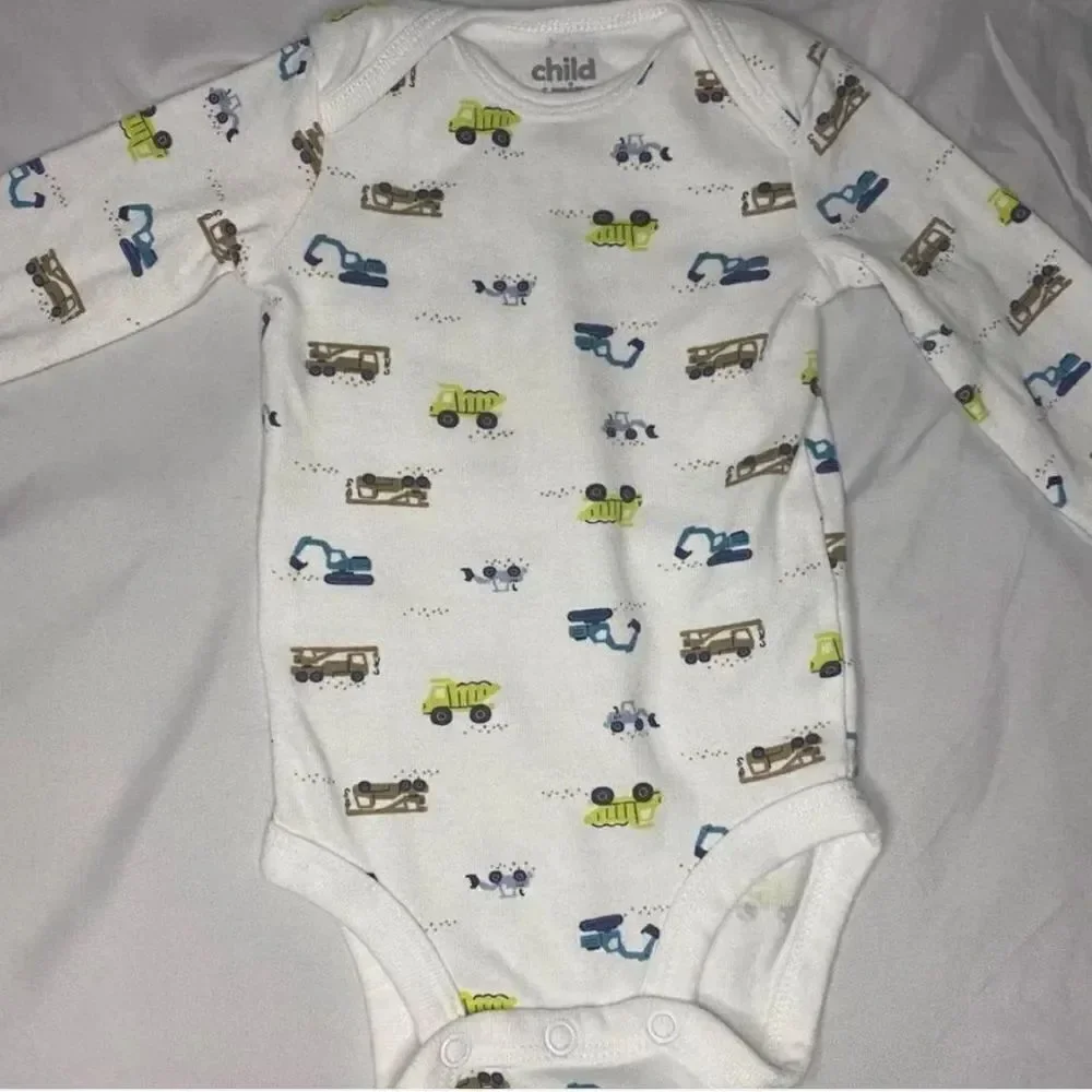 One long sleeve and one short sleeve onesie size 0-3M